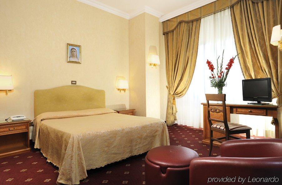 Hotel Daniela Rom Exteriör bild