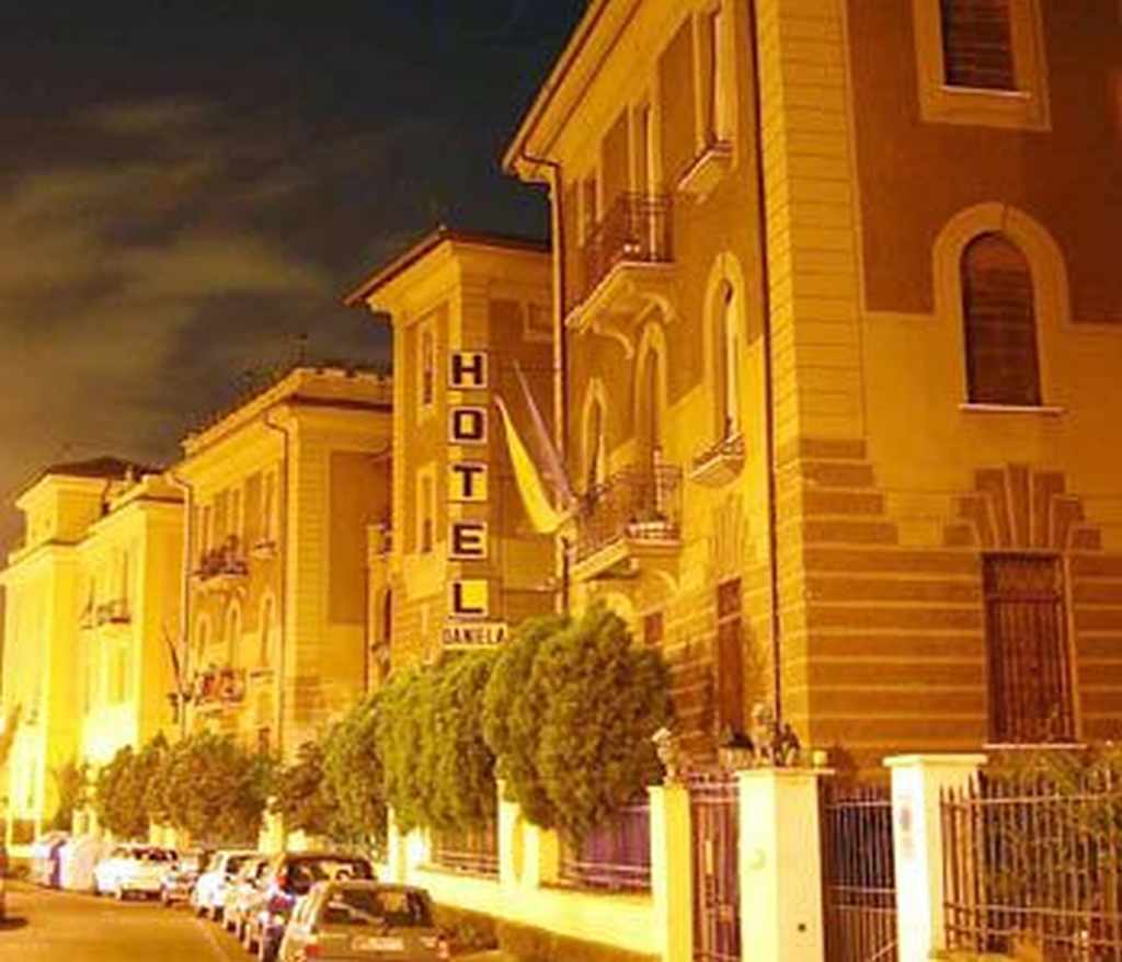 Hotel Daniela Rom Exteriör bild